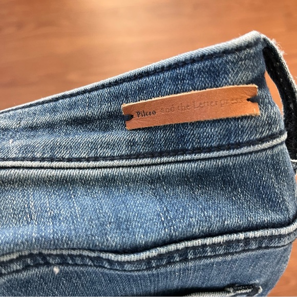 Anthropologie Pilcro high waist bootcut. Flared with button detail on leg. 28 - Picture 9 of 9